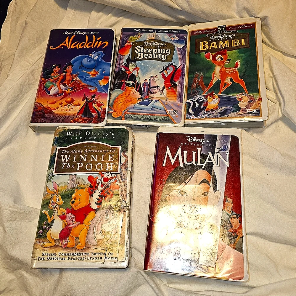 Vintage VHS Movie Collection Aladdin Sleeping Beauty Bambi Mulan Winnie The Pooh